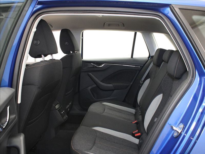 Škoda Kamiq 1,5 TSi 110kW Style 2xSady k. - fotka 7 z 22