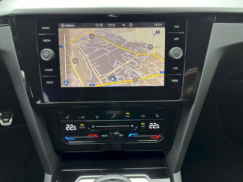 Volkswagen Arteon (2022) 1,5TSI 110KW R-LINE - fotka 19 z 25