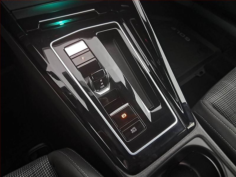 Volkswagen Golf (2024) 2.0 TDI GTD - fotka 16 z 21