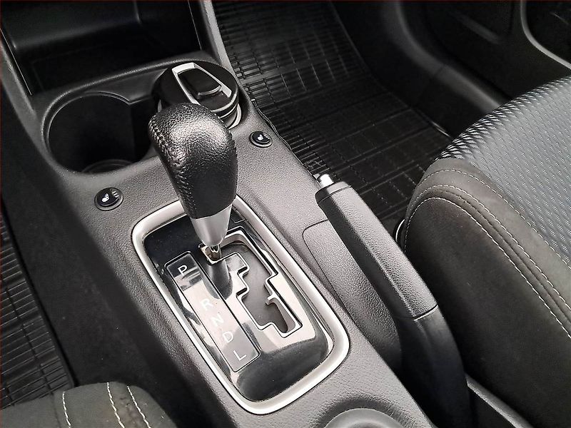 Mitsubishi Outlander (2016) 2.2 DI-D, 4X4, Automat - fotka 20 z 21