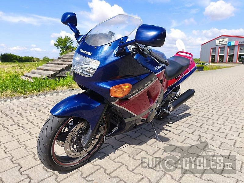 Kawasaki ZZR 600 (1992) - fotka 3 z 12
