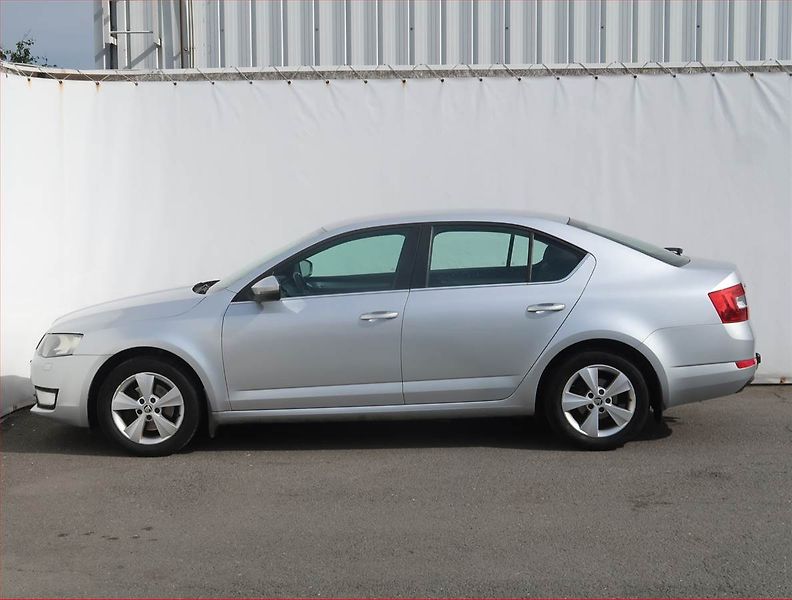 Škoda Octavia (2014) Elegance 2.0 TDI, Tempomat - fotka 3 z 16