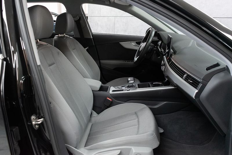 Audi A4 2.0 TDI KAMERA*ACC*VIRTUAL*DPH - fotka 12 z 42