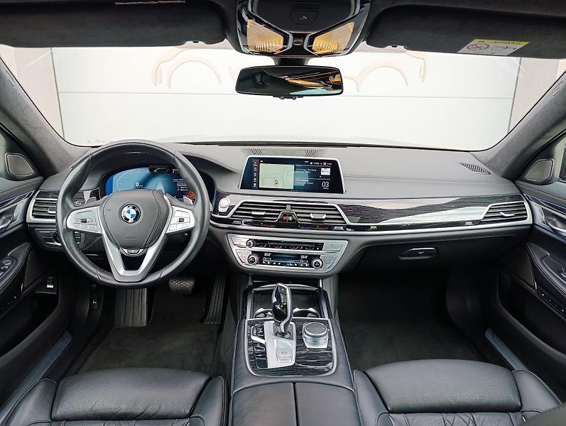 BMW Řada 7 740d xDRIVE DPH - fotka 23 z 42