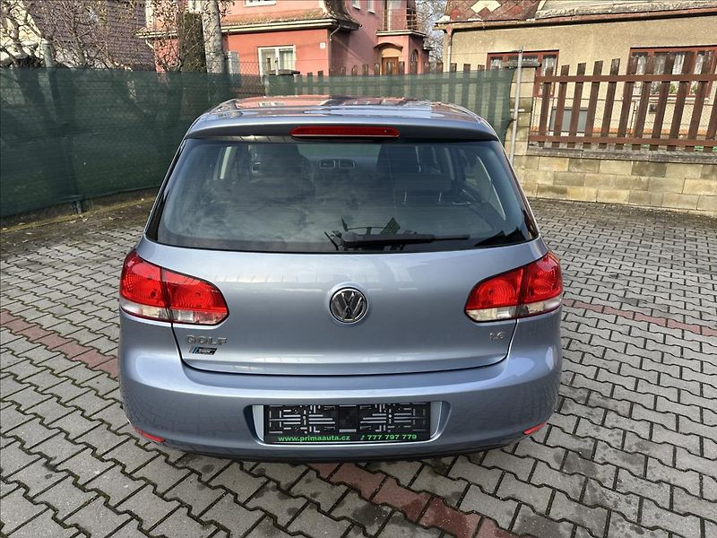 Volkswagen Golf 1,6 MPI bez koroze - fotka 4 z 21