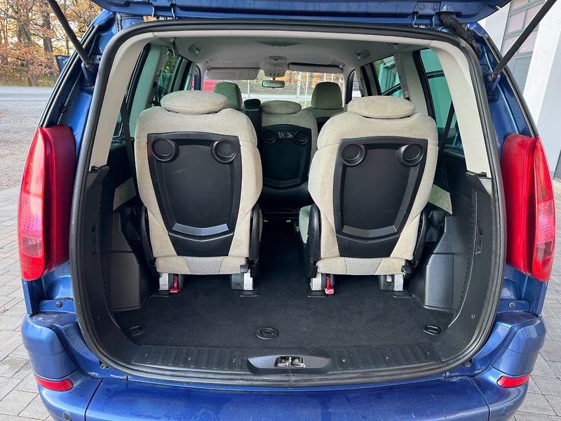 Peugeot 807 (2007) 2.0 HDi 7 míst,Navigace - fotka 25 z 31