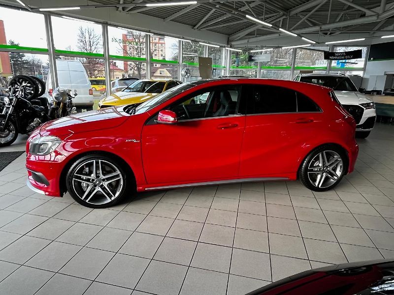 Mercedes-Benz Třídy A A 45 AMG 4Matic - fotka 5 z 29
