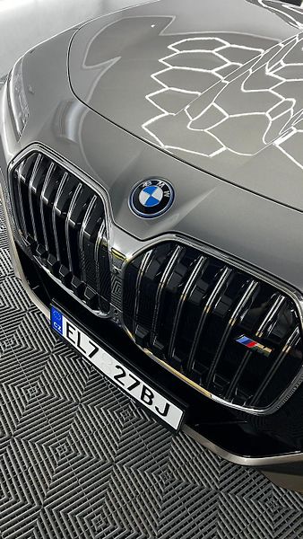 BMW Řada 7 (2023) M760e xDrive Individual, 420 k - fotka 14 z 18