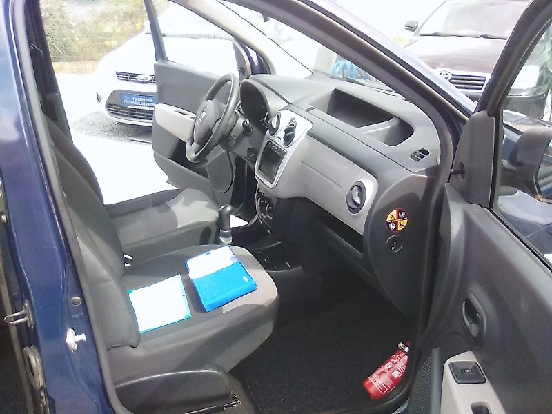 Dacia Dokker (2013) 1.6 MPi Ambiente, 1.majitel - fotka 16 z 31