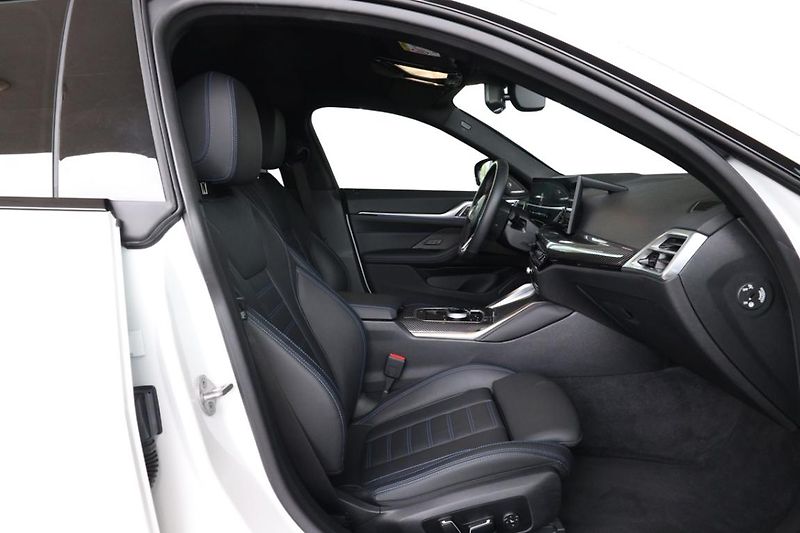 BMW i4 M60 xDrive - fotka 24 z 30