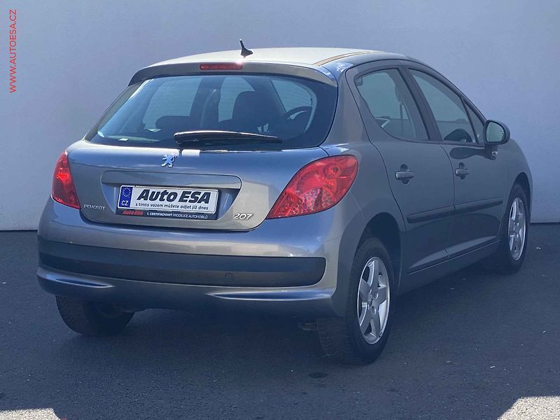 Peugeot 207 (2009) 1.4 i, AC, el. výbava - fotka 4 z 15