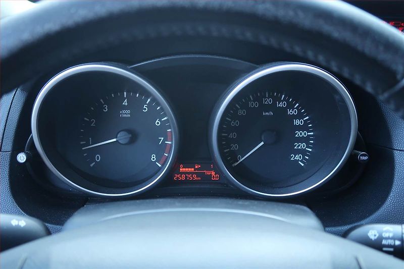 Mazda 5 (2011) 2.0, 7 míst, nová STK - fotka 11 z 21
