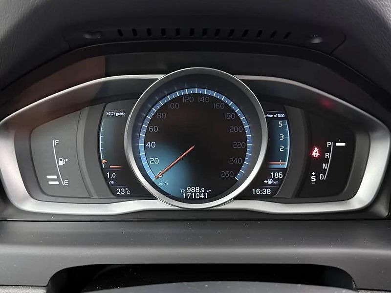 Volvo V70 2.0 D3 110kW AUT. Polar+ TZ - fotka 5 z 12