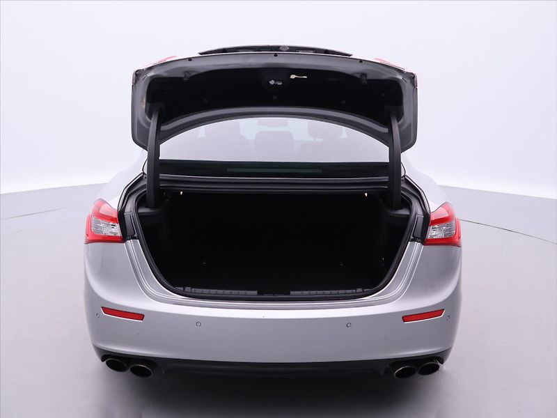Maserati Ghibli 3,0 i 302kw 4X4 Q4 - fotka 9 z 40