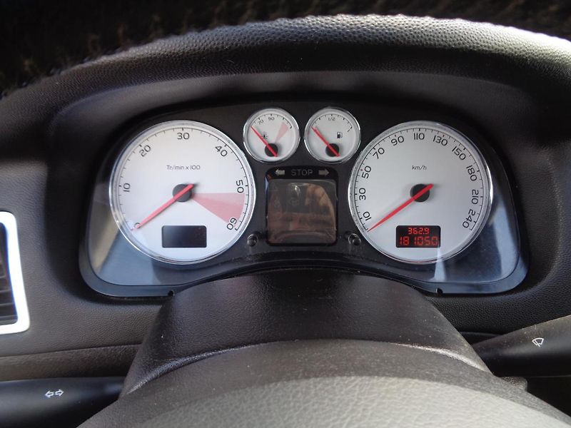 Peugeot 307 1,6 HDI - fotka 16 z 17