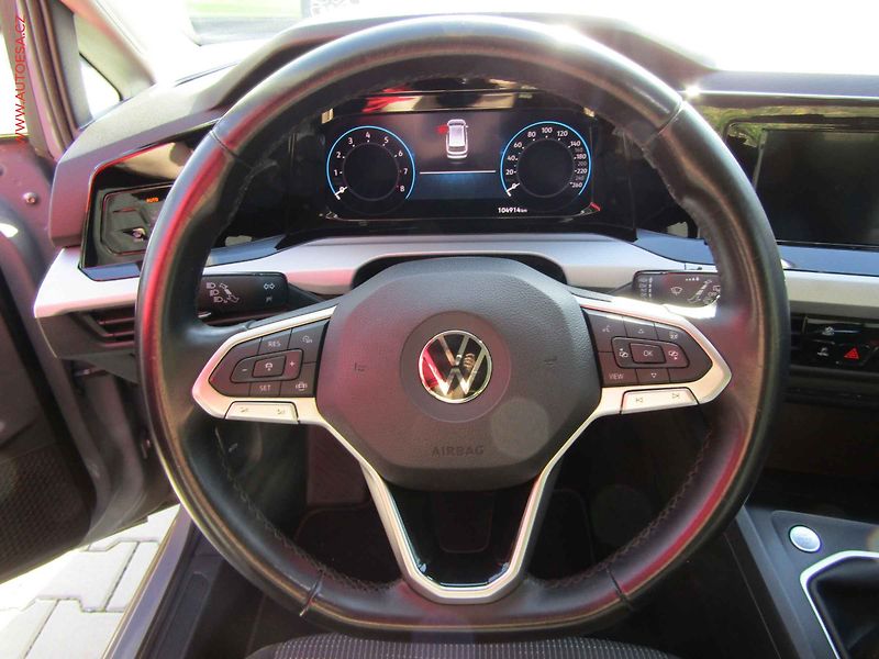 Volkswagen Golf (2021) 1.0TSi, 1.maj, LED, navi - fotka 15 z 17