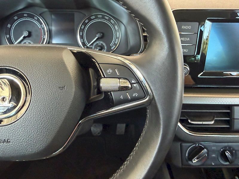 Škoda Kamiq (2021) Ambition 1.0 TSI / 70 kW M5 - fotka 11 z 25