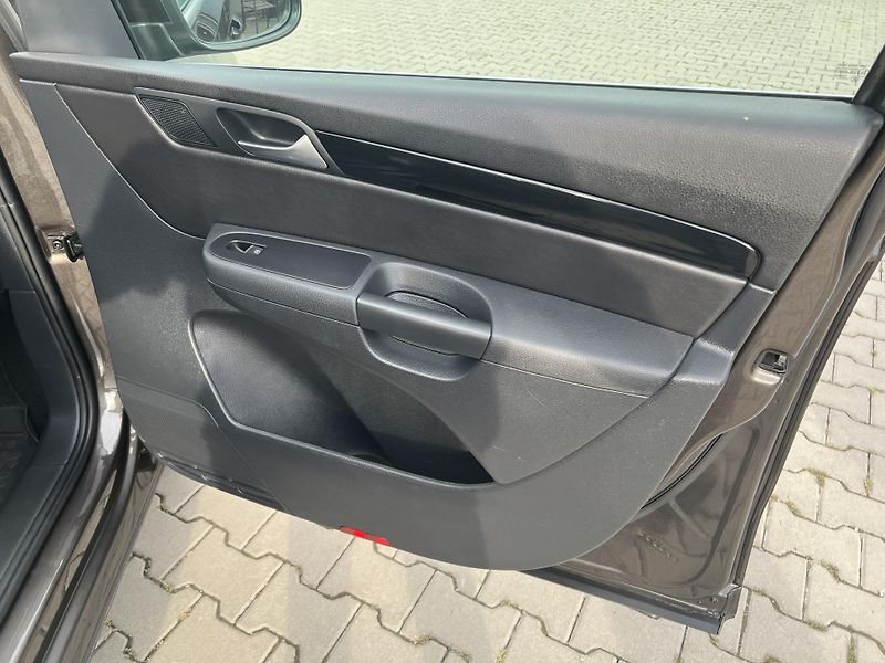 Seat Alhambra (2014) 2,0TDi DSG Style MAX VÝBAVA!!! - fotka 38 z 77