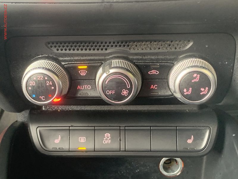 Audi A1 (2012) 1.6TDi, autoAC - fotka 17 z 19