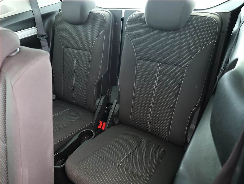 Opel Zafira (2018) 2.0 CDTI, 7 míst, ČR,1.maj - fotka 14 z 19