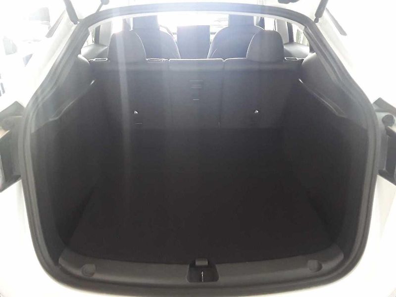 Tesla Model Y LONG RANGE DUAL MOTO 92,7% - fotka 6 z 8