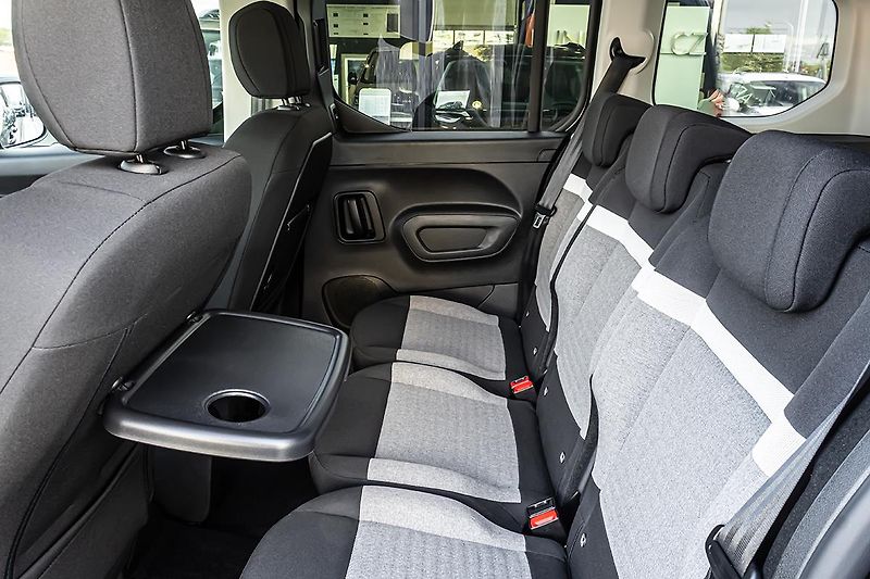 Citroën Berlingo (2026) 1,5 MAX BHDi 130k + ZIMA+zim.p - fotka 12 z 19
