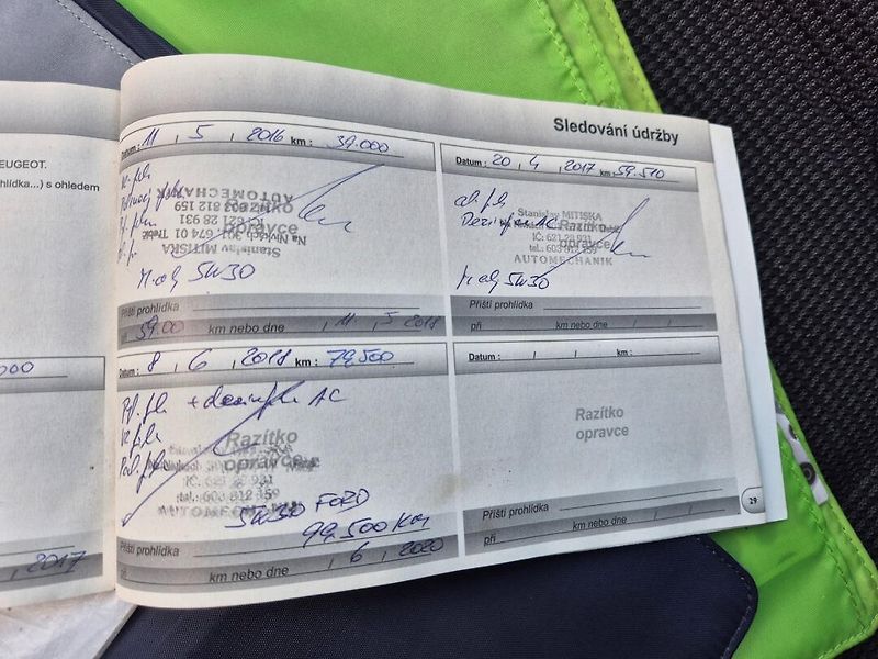 Peugeot 308 (2013) 1.6HDi Xenony , TZ , Nová STK - fotka 29 z 32