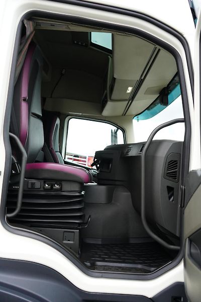 Volvo FM (2021) 460 / E 6 / ACC / PEŁNY ADR /  - fotka 9 z 50