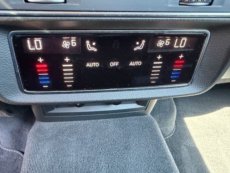 Audi Q7 S-line  210kW Tažné - fotka 21 z 26