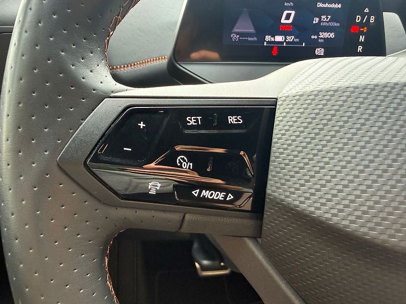 Cupra Born 62 kWh / HUD / FULL LED - fotka 29 z 40