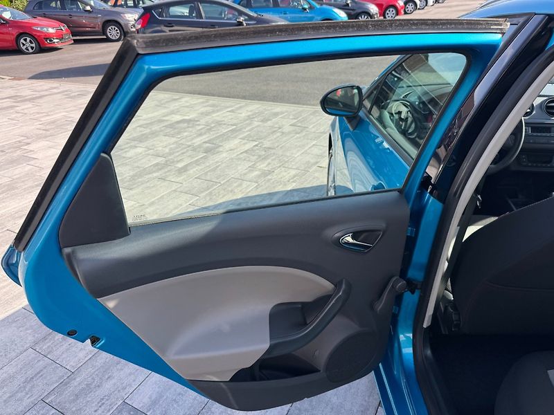 Seat Ibiza (2013) Chili 1,2 TSI 63 Kw - fotka 12 z 41