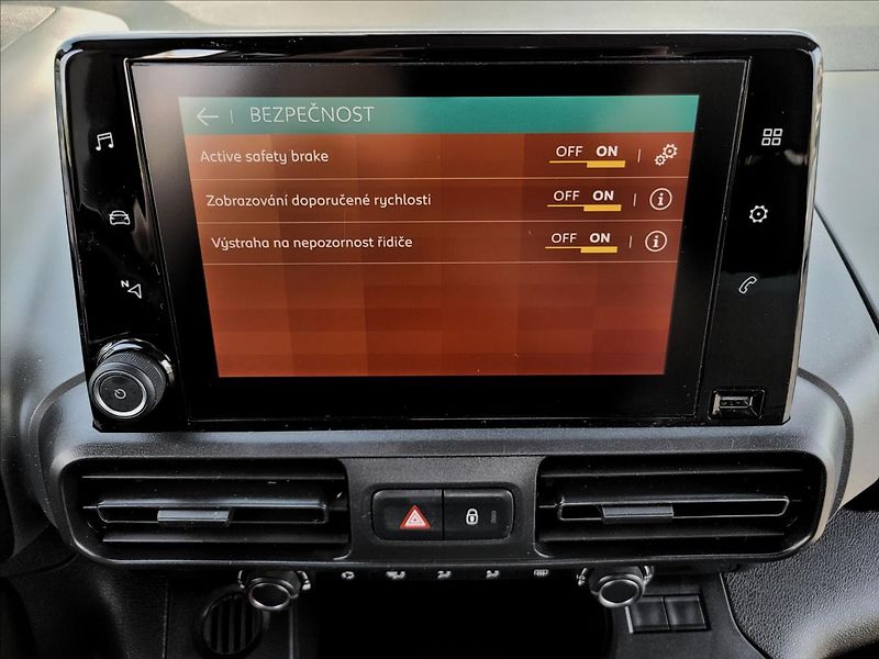Citroën Berlingo 1,5 HDI,XL,7míst,navi,tažné - fotka 30 z 49
