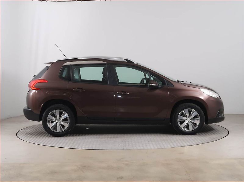 Peugeot 2008 (2015) 1.6 VTi, Tempomat - fotka 6 z 15