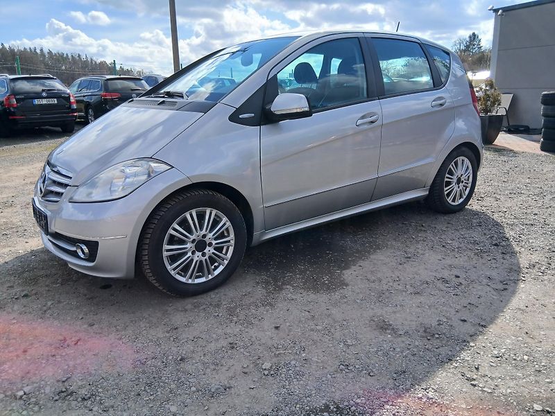 Mercedes-Benz Třídy A 180 CDI, automat, facelift - fotka 15 z 31