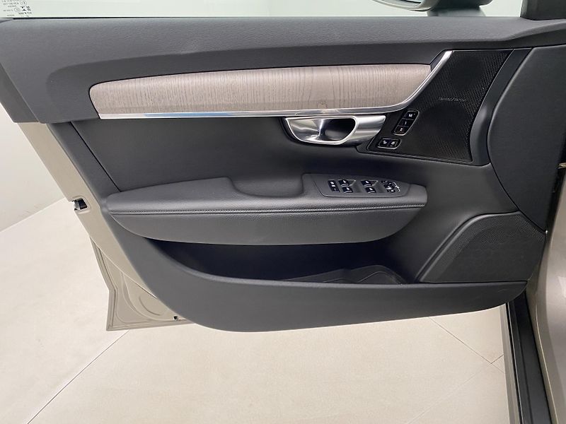 Volvo V90 CC B4 AWD MOMENTUM REZERVACE - fotka 7 z 53