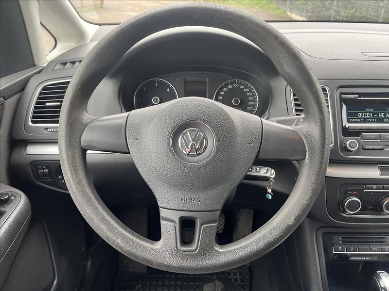 Volkswagen Sharan 2,0 TDi DSG 130KW KLIMA SERVIS - fotka 15 z 38