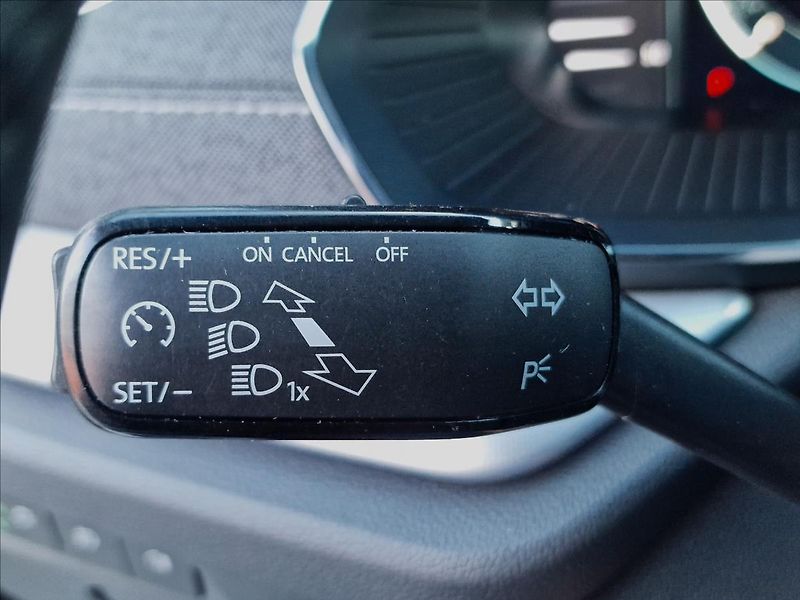 Škoda Octavia 2.0 TDI DSG Style Combi,1.Maj - fotka 23 z 50