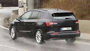 Škoda Enyaq s lehčí kamufláží během testů