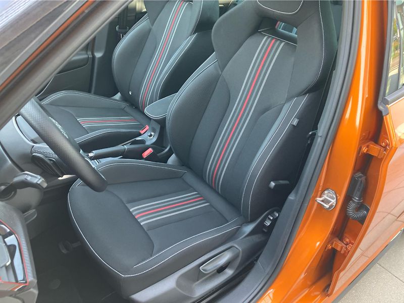 Škoda Kamiq 1.0TSI 85kW MONTECARLO DSG - fotka 23 z 30