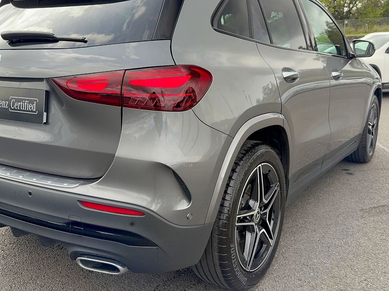 Mercedes-Benz GLA 200d 4MATIC Edition 140 Years - fotka 12 z 38