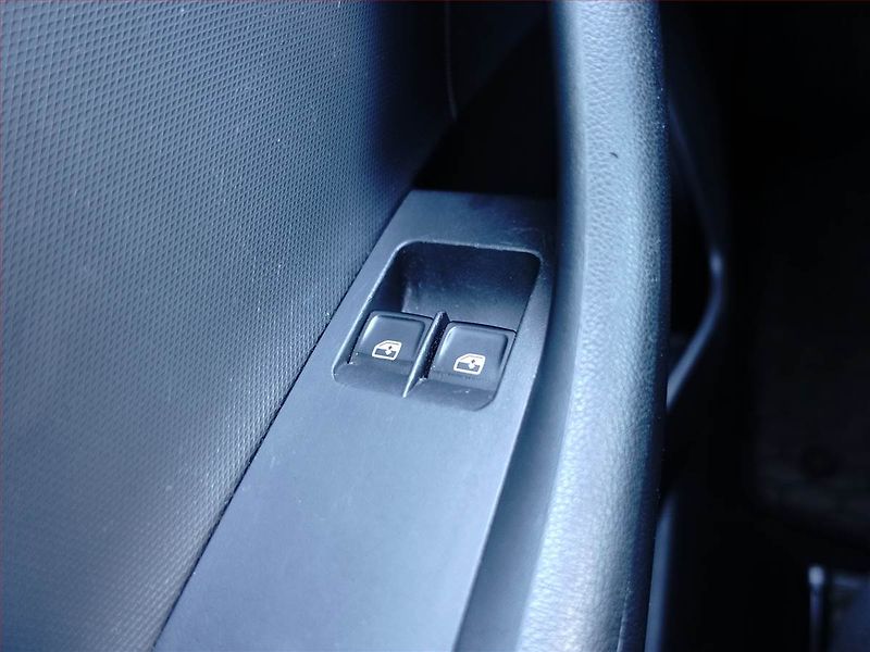Škoda Rapid (2017) 1.2 TSI, ČR,1.maj, Serv.kniha - fotka 15 z 16