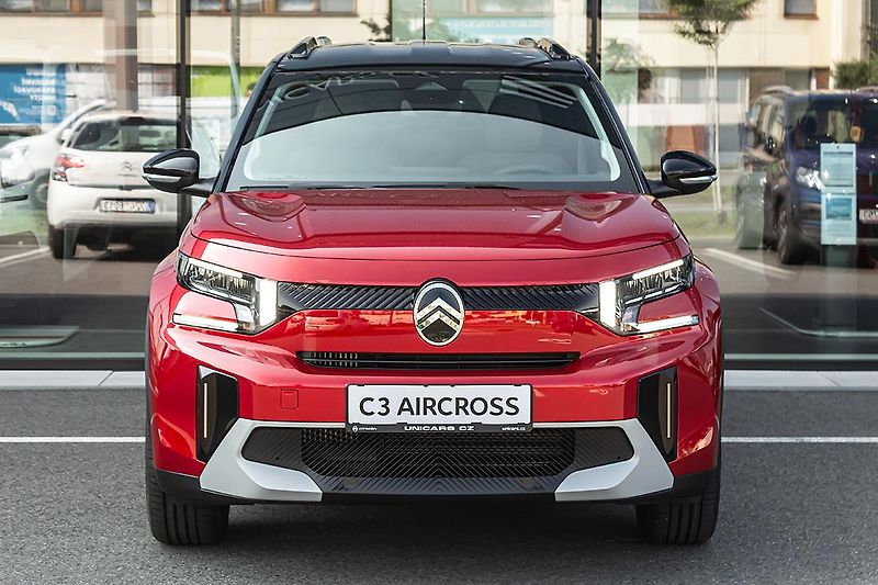 Citroën C3 Aircross (2026) 1,2 PLUS Hybrid 145k Automat - fotka 2 z 15