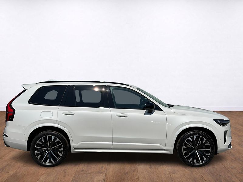 Volvo XC90 (2026) PLUS B5, Head up, Panorama, VZ - fotka 5 z 25