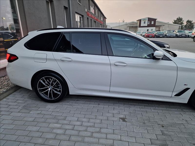 BMW Řada 5 520d Xdrive M-Sport ČR,1.Maj. - fotka 42 z 50