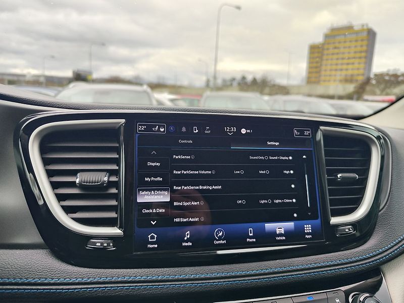 Chrysler Pacifica 3.6 VVT/214kW V6 Touring L - fotka 25 z 36