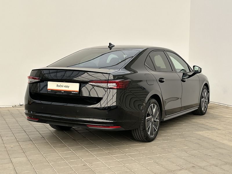 Škoda Superb 2.0 TDI SportLine - fotka 2 z 27