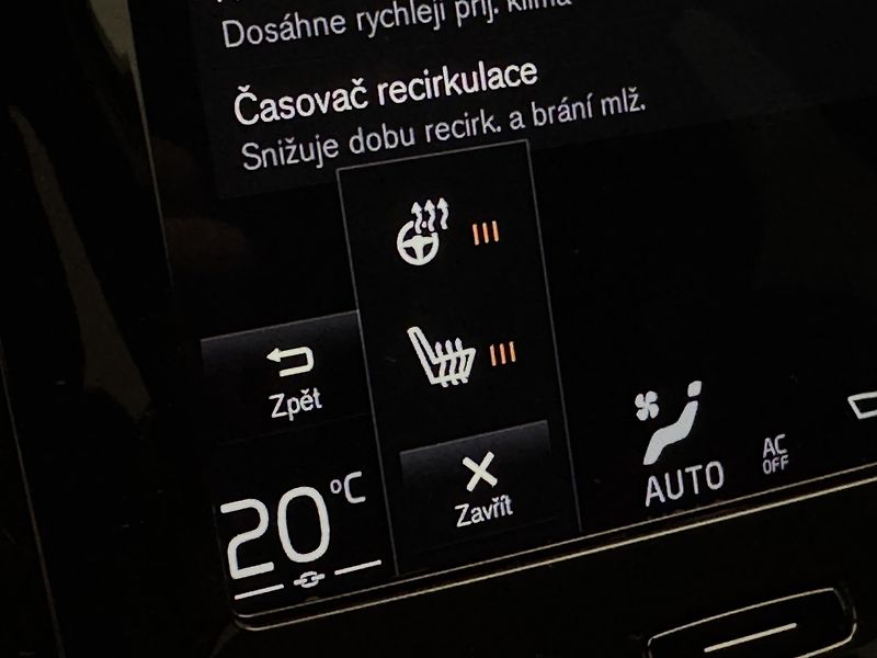 Volvo XC40 B4 AWD INSCRIPTION AUT  - fotka 48 z 51