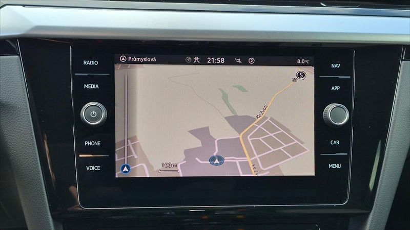 Volkswagen Arteon 2,0 TDi 110 Kw  Shooting Brake - fotka 18 z 27