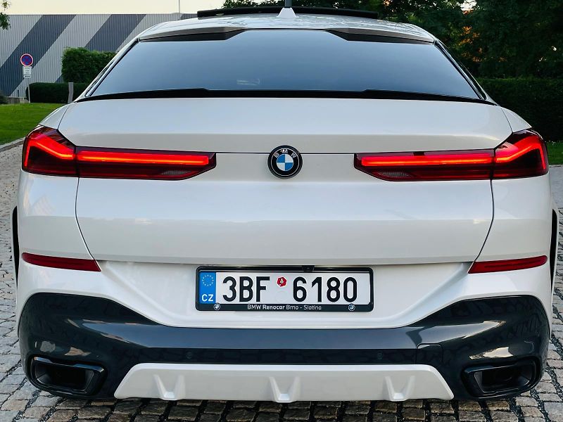 BMW X6 40D MSPORT 4x4 SERVISKA TAŽNÉ - fotka 14 z 58