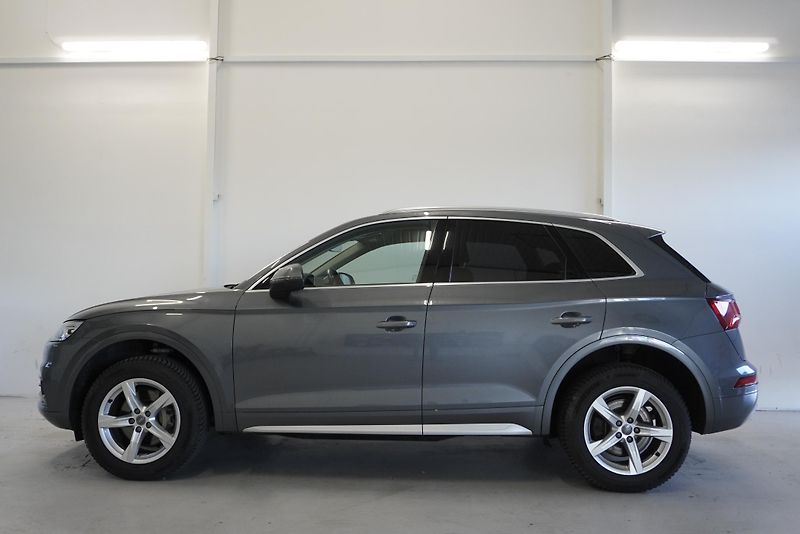 Audi Q5 2,0 40 TDI 140kW QUATTRO  - fotka 2 z 36